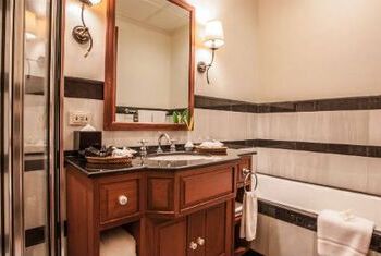 Settha Palace Hotel - Vientiane bathroom 2