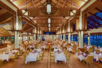 Katathani Phuket Beach Resort restaurant