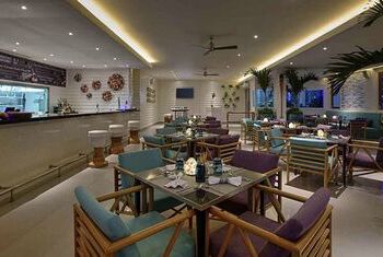 Pullman Danang Beach Resort restaurant 1