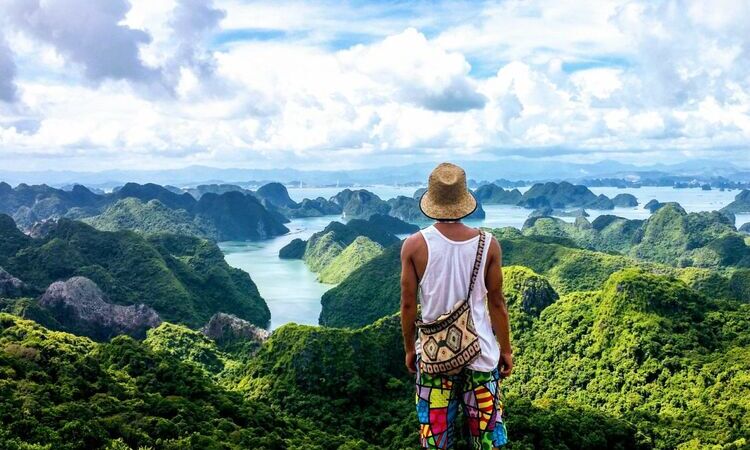 Ha Long Bay, Vietnam: 5 Essential Tips for the Most Memorable Experience (With Map)