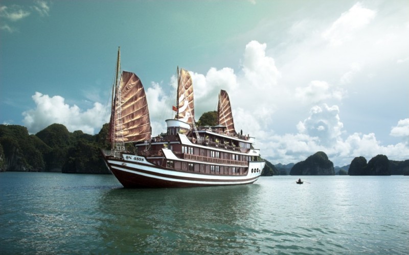 Bhaya-Classic-Cruise-HaLong