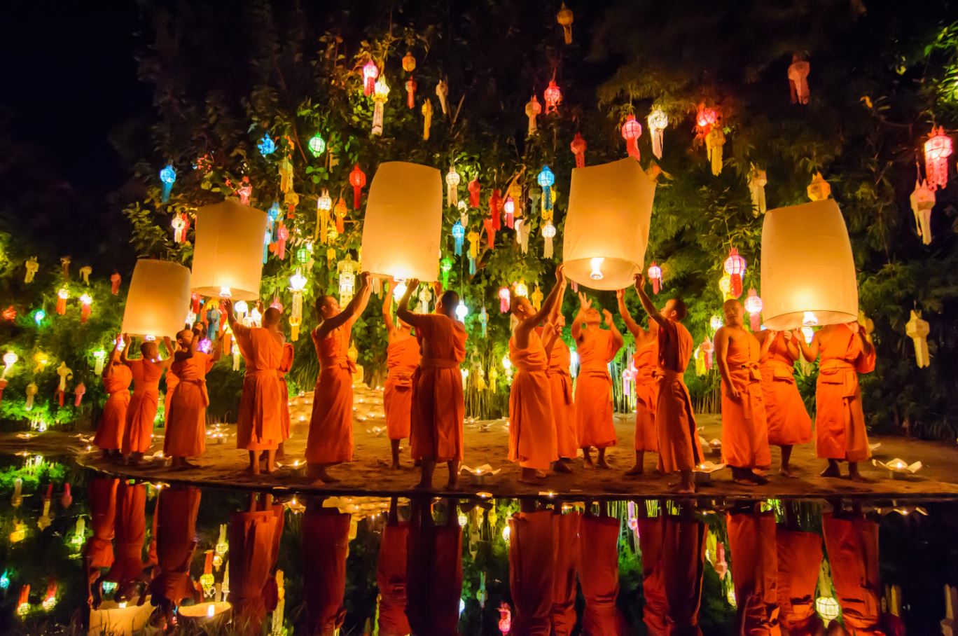 monk-release-floating-lantern-loykrathong-festival-thailand