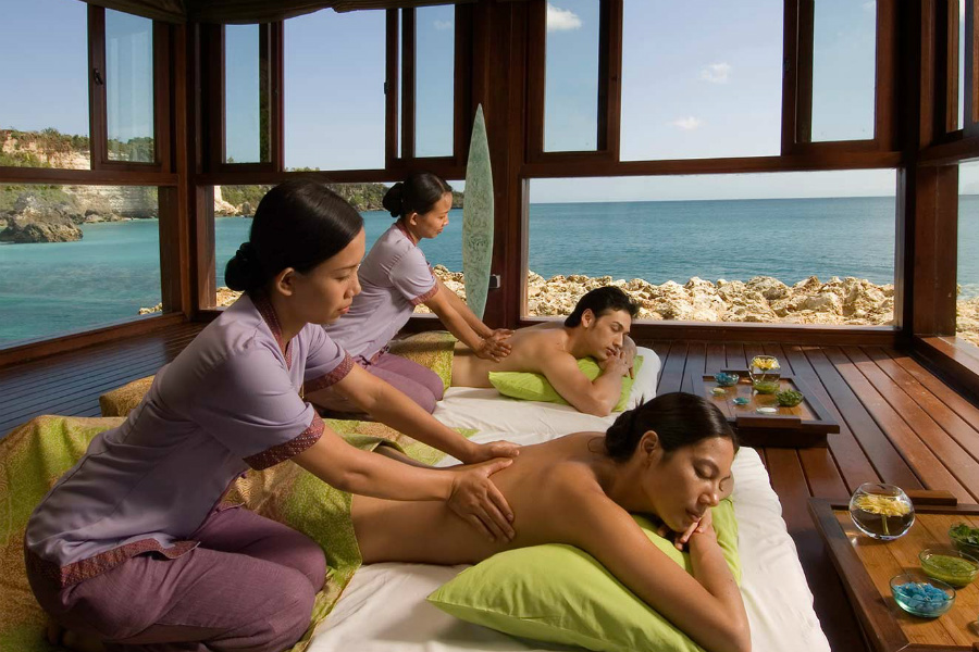 Hideaway at the Spa villas located on the rocks that are surrounded by the sea